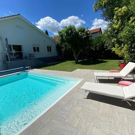 וילה Family With Private Pool *